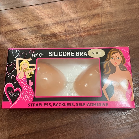 Adhesive bra - Picture 5 of 6